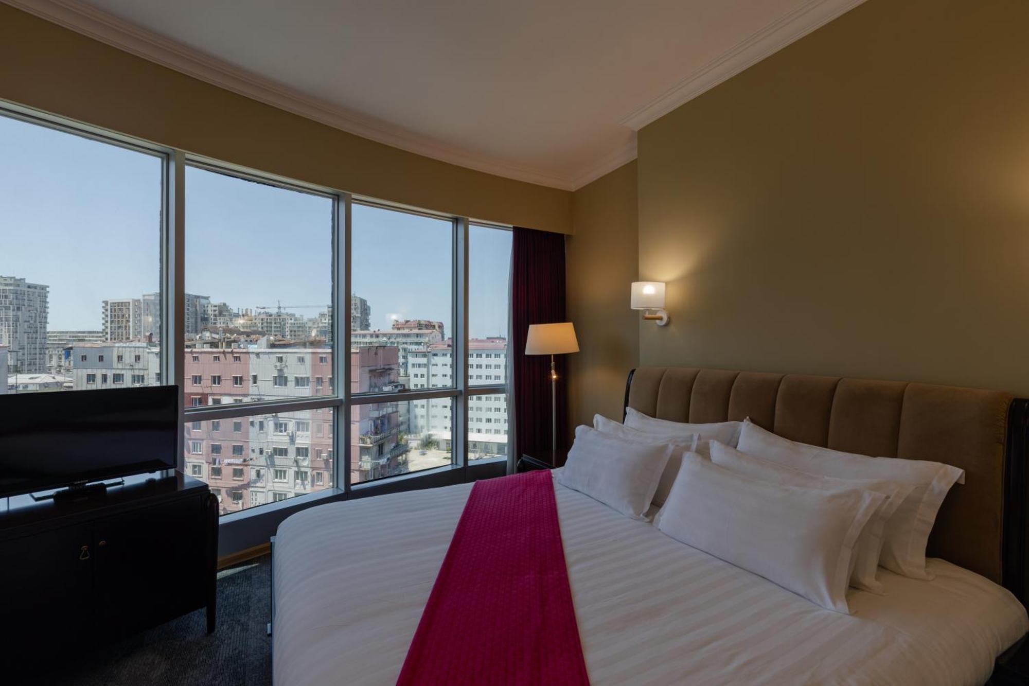 Hotel Aisi Batumi Eksteriør billede