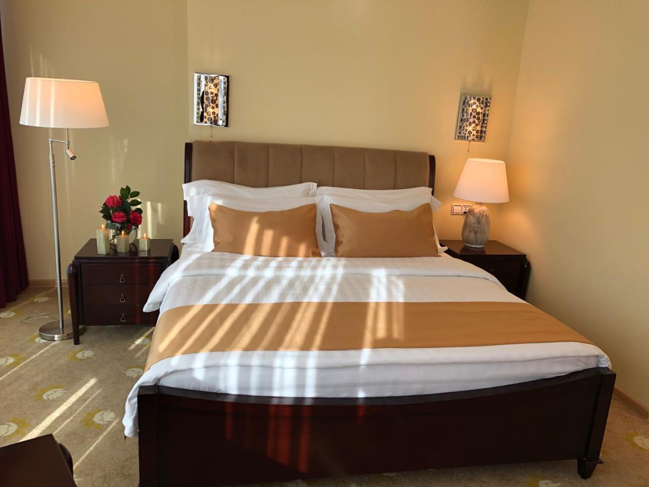Hotel Aisi Batumi Eksteriør billede