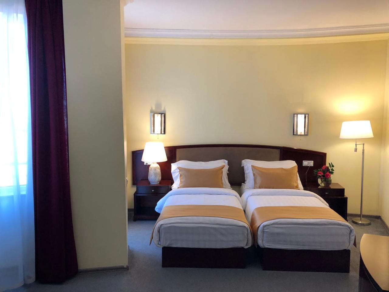 Hotel Aisi Batumi Eksteriør billede